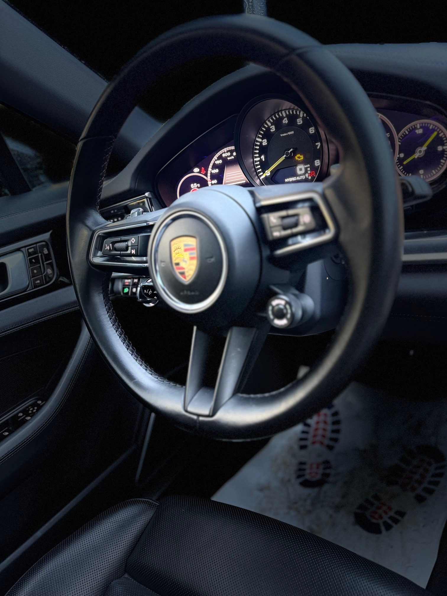 PORSCHE Panamera 4 E-Hybrid PDK-image-12