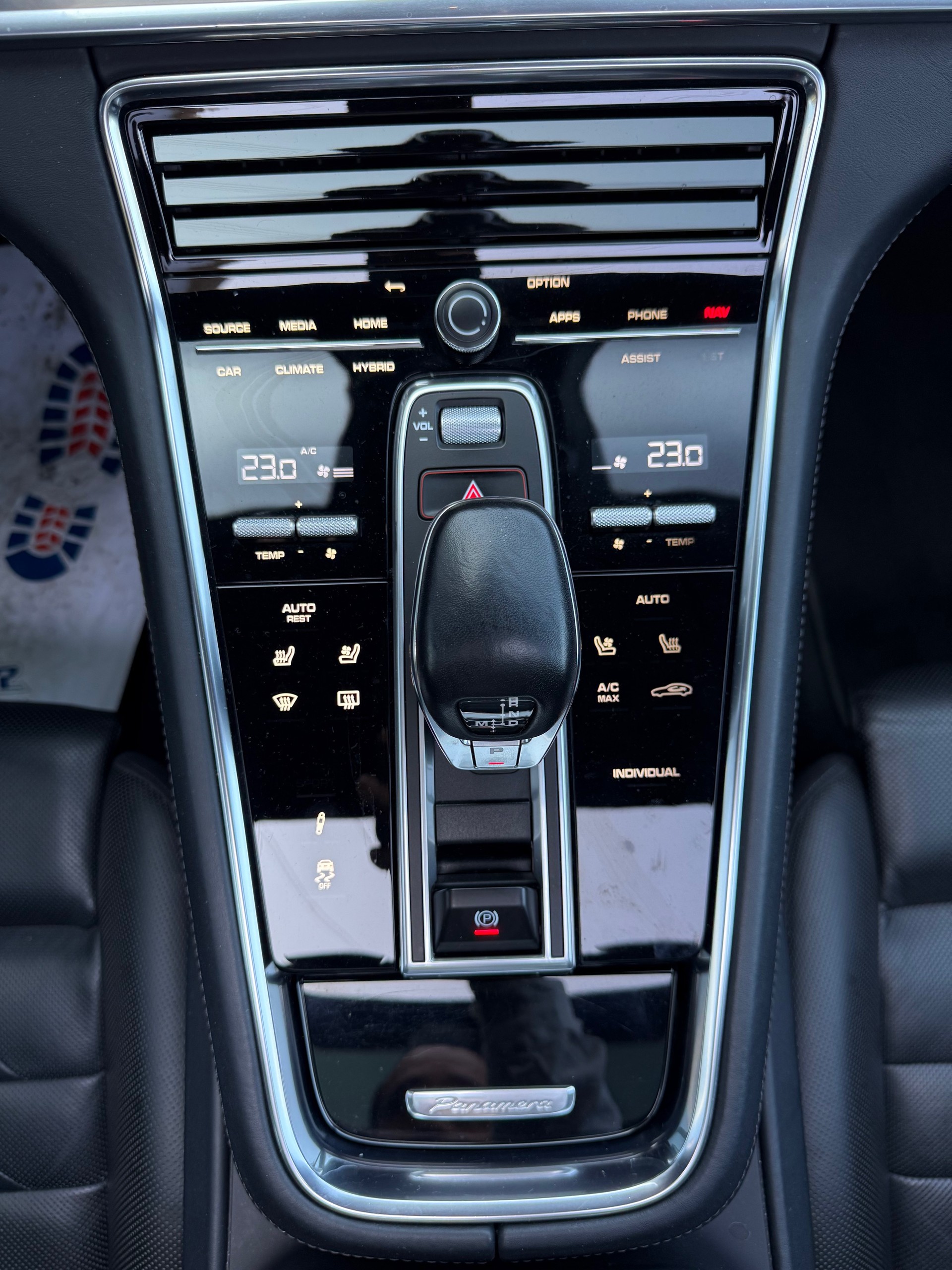 PORSCHE Panamera 4 E-Hybrid PDK-image-13