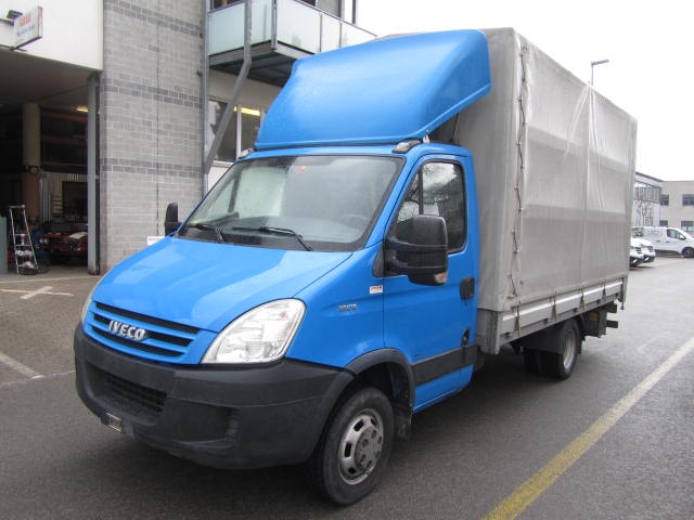 IVECO Lieferwagen