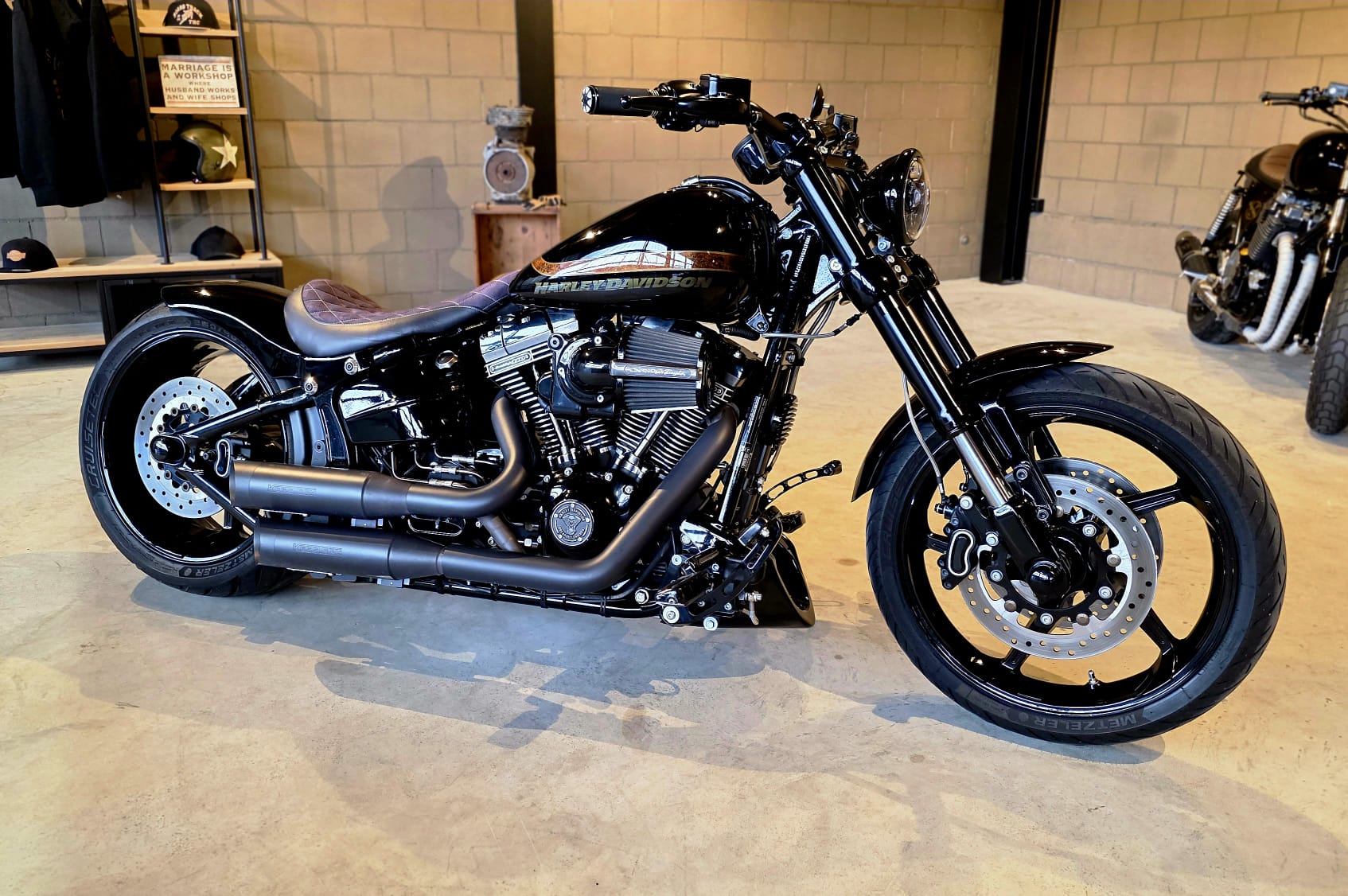 HARLEY-DAVIDSON FXSE Breakout Pro Street CVO ABS