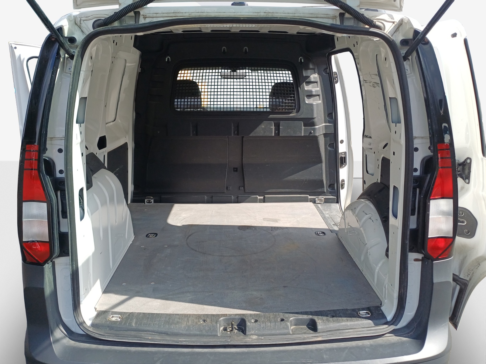 VW Caddy Cargo 2.0TDI 4Motion-image-12