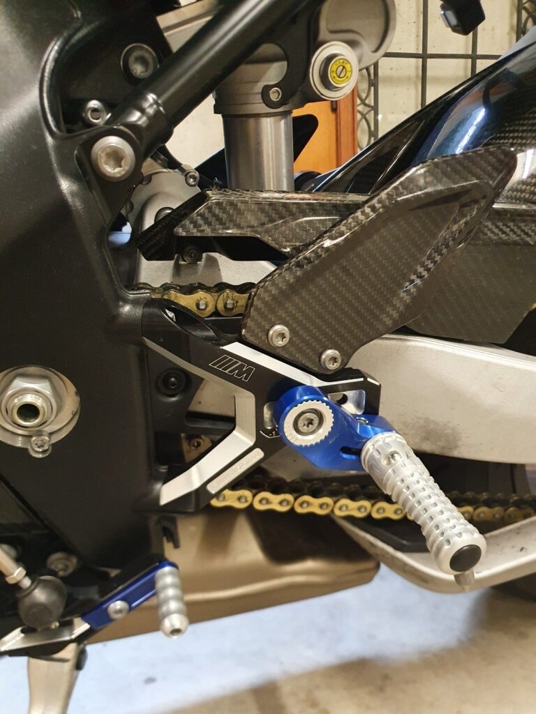 BMW M 1000 RR-image-7