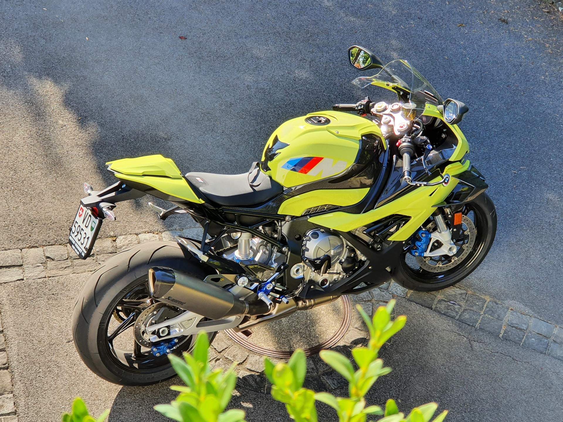 BMW M 1000 RR-image-15