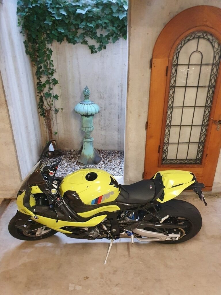 BMW M 1000 RR-image-9