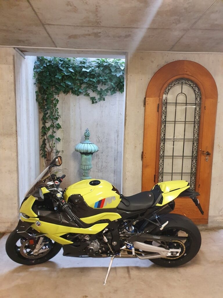 BMW M 1000 RR-image-8