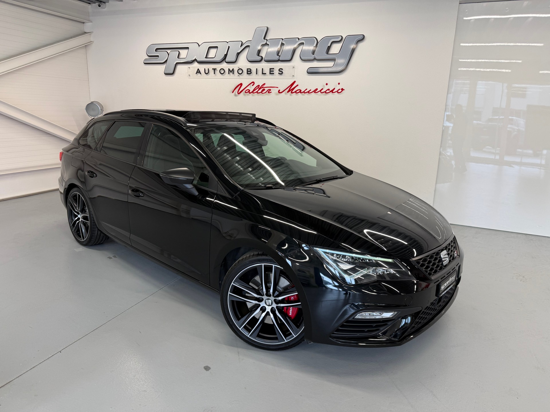 SEAT Leon ST 2.0 TSI Cupra 300 4 Drive DSG-showroom-element-2