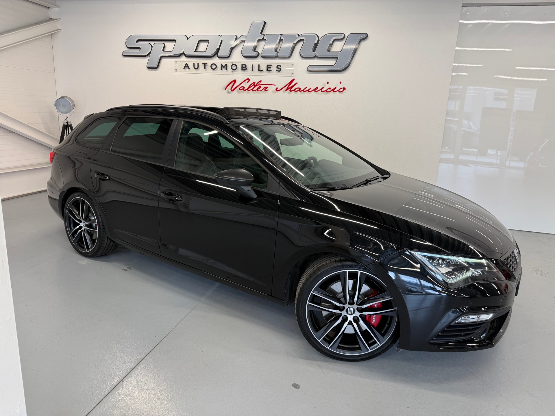 SEAT Leon ST 2.0 TSI Cupra 300 4 Drive DSG-showroom-element-3