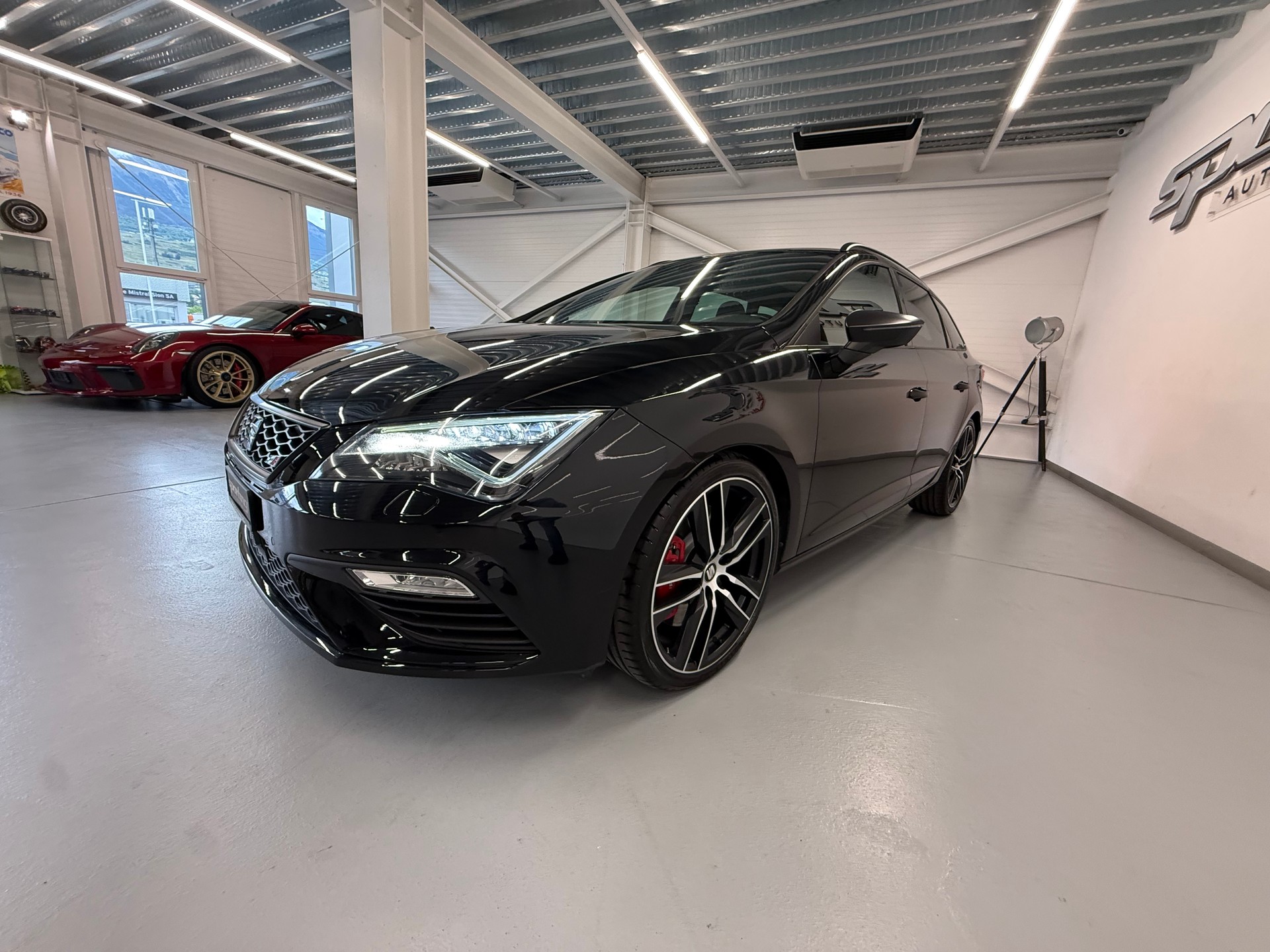 SEAT Leon ST 2.0 TSI Cupra 300 4 Drive DSG-image-26