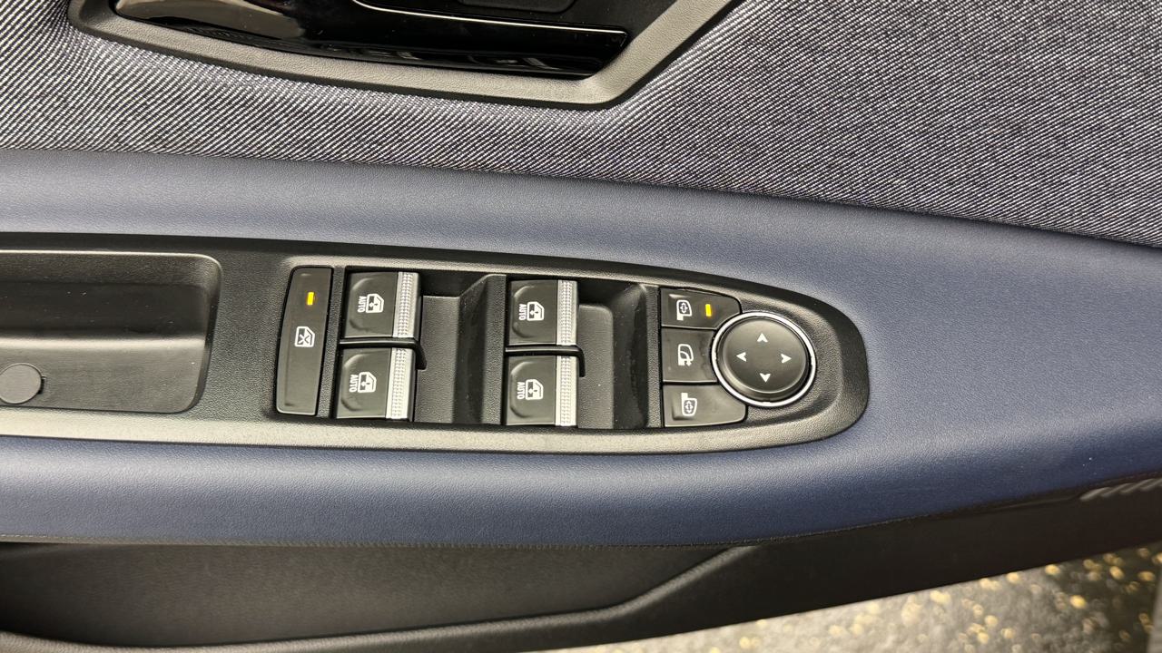 RENAULT R4 E-Tech Comfort Range 52 kWh Techno-image-8