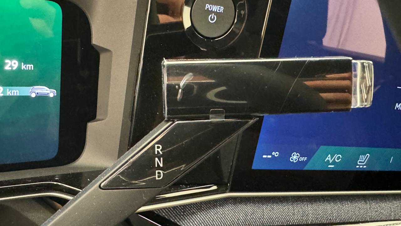 RENAULT R4 E-Tech Comfort Range 52 kWh Techno-image-10