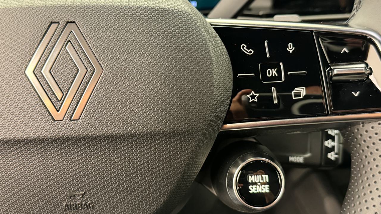 RENAULT R4 E-Tech Comfort Range 52 kWh Techno-image-9