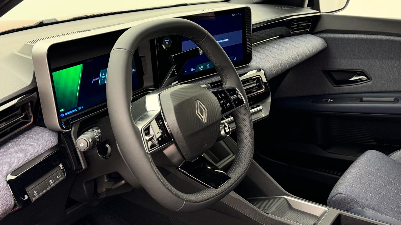 RENAULT R4 E-Tech Comfort Range 52 kWh Techno-image-6