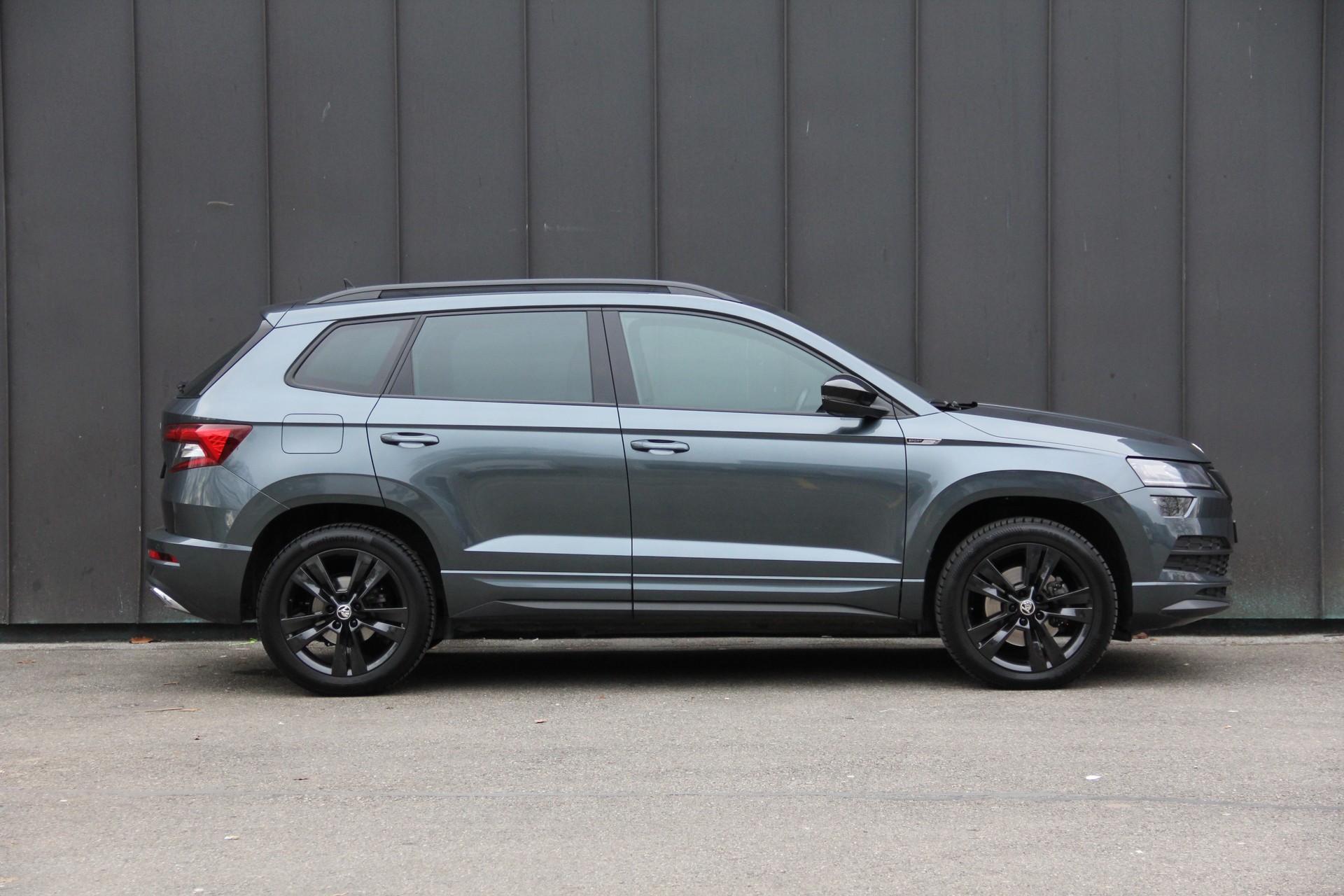 SKODA Karoq 2.0 TDI SCR SportLine 4x4 DSG ***ANHÄNGERKUPPLUNG-2100Kg*** 190-PS-image-5