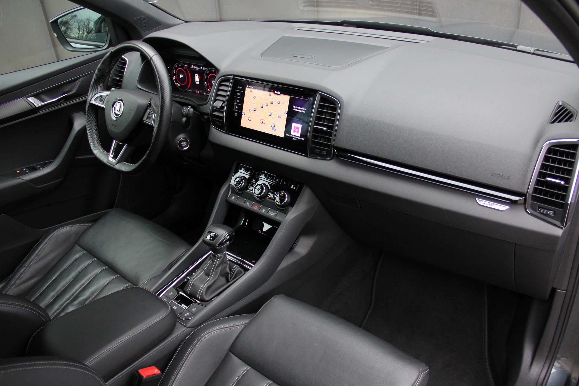 SKODA Karoq 2.0 TDI SCR SportLine 4x4 DSG ***ANHÄNGERKUPPLUNG-2100Kg*** 190-PS-image-6