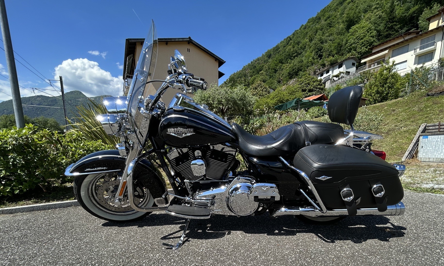HARLEY-DAVIDSON Road King