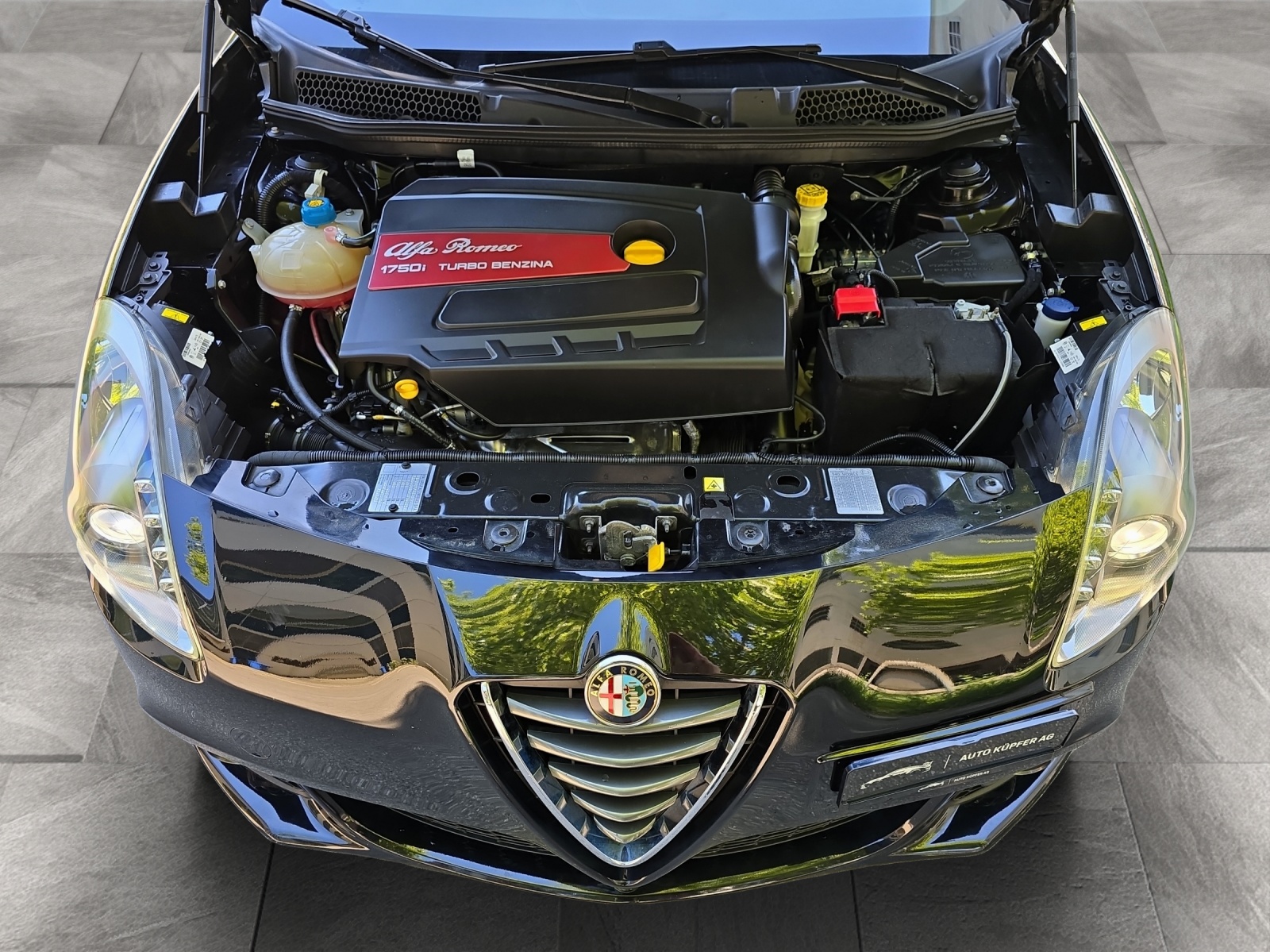 ALFA ROMEO Giulietta 1750 TBi Quadrifoglio Verde TCT-image-28