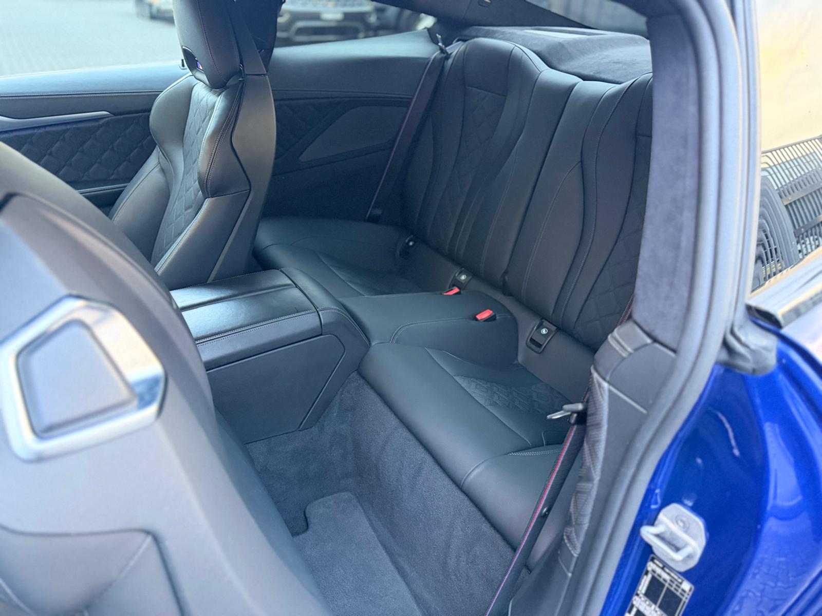 BMW M8 xDrive M Competition Steptronic-image-26