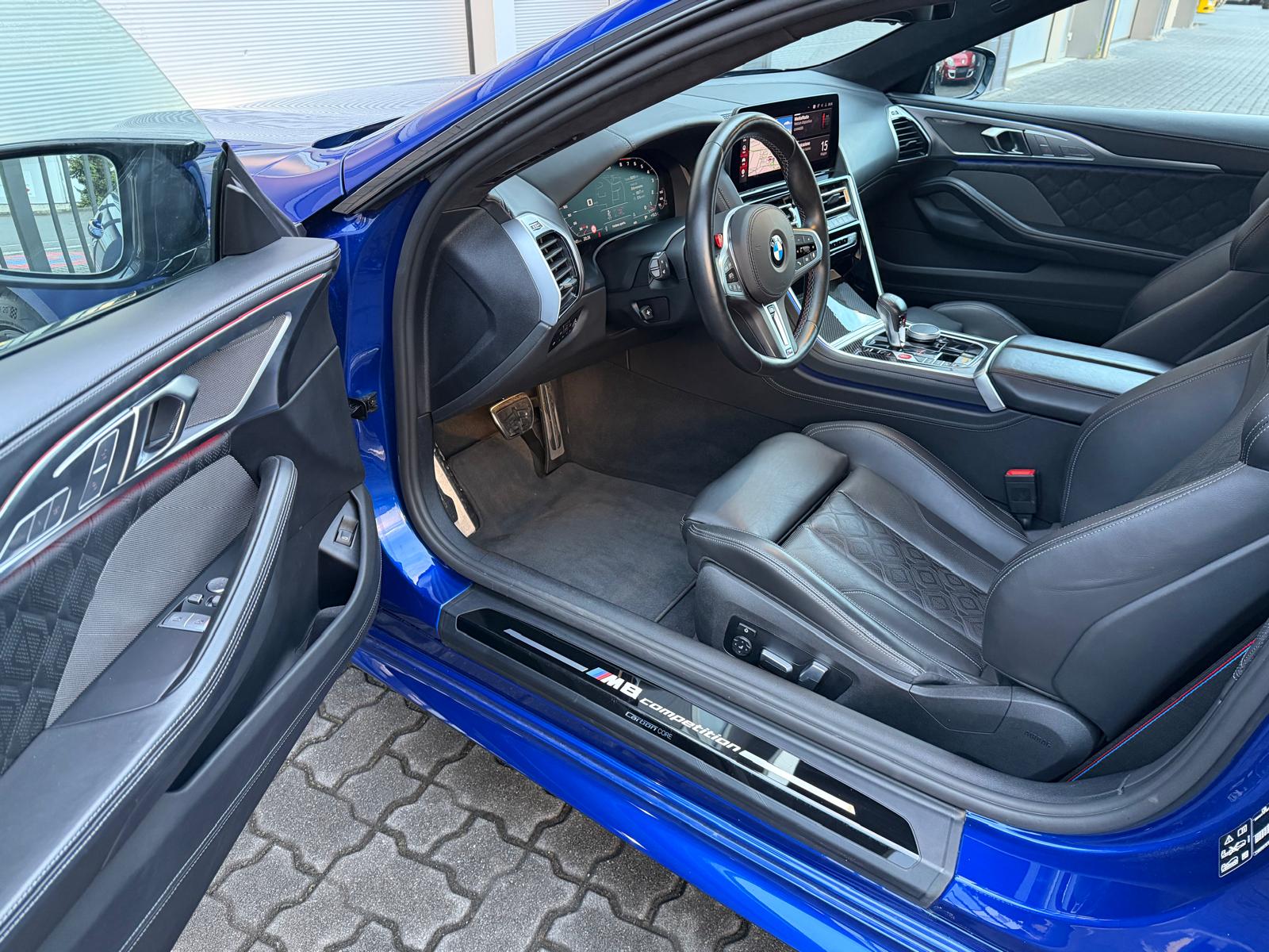 BMW M8 xDrive M Competition Steptronic-image-15