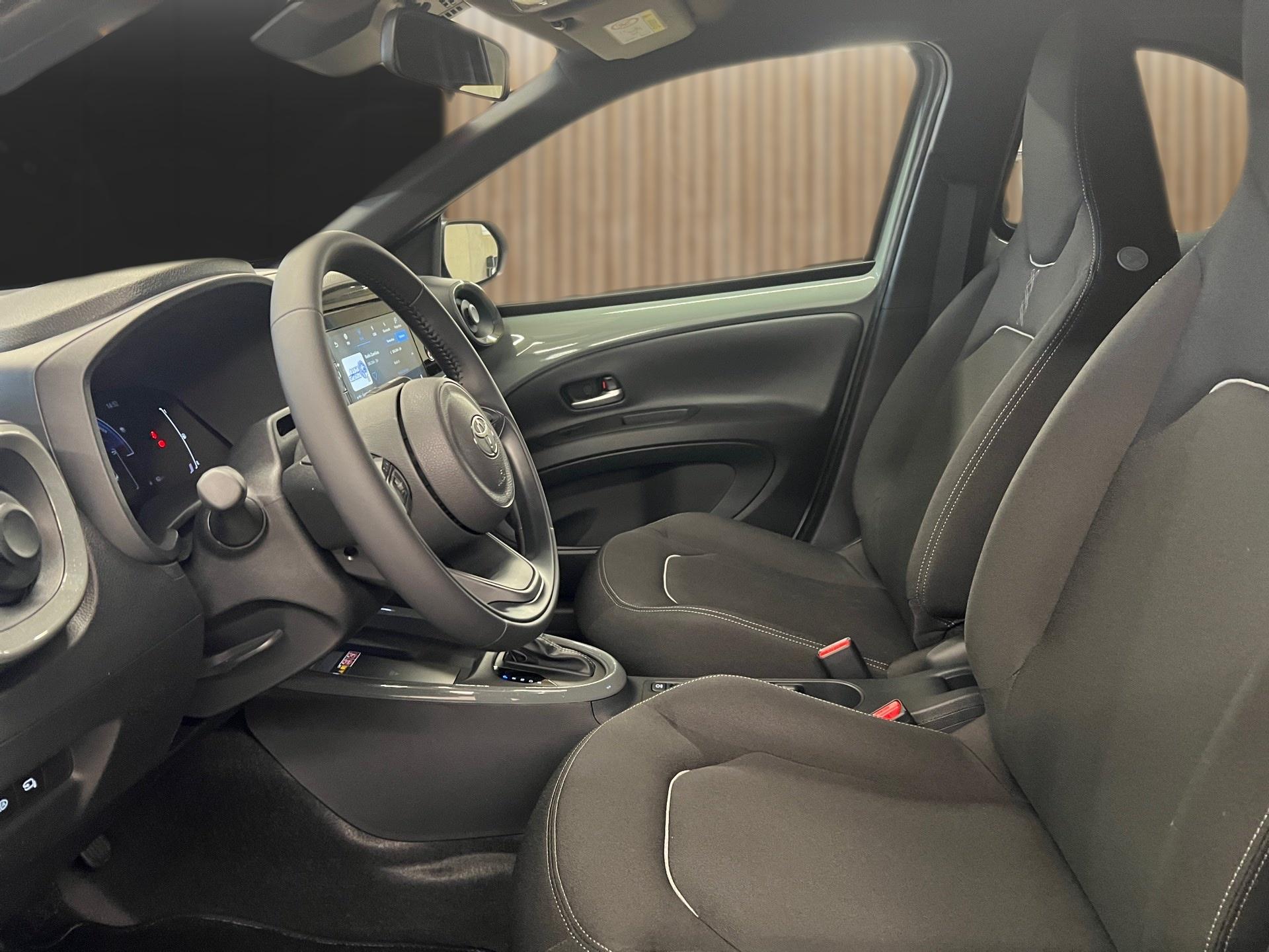 TOYOTA Aygo X 1.5 Trend e-CVT-image-10