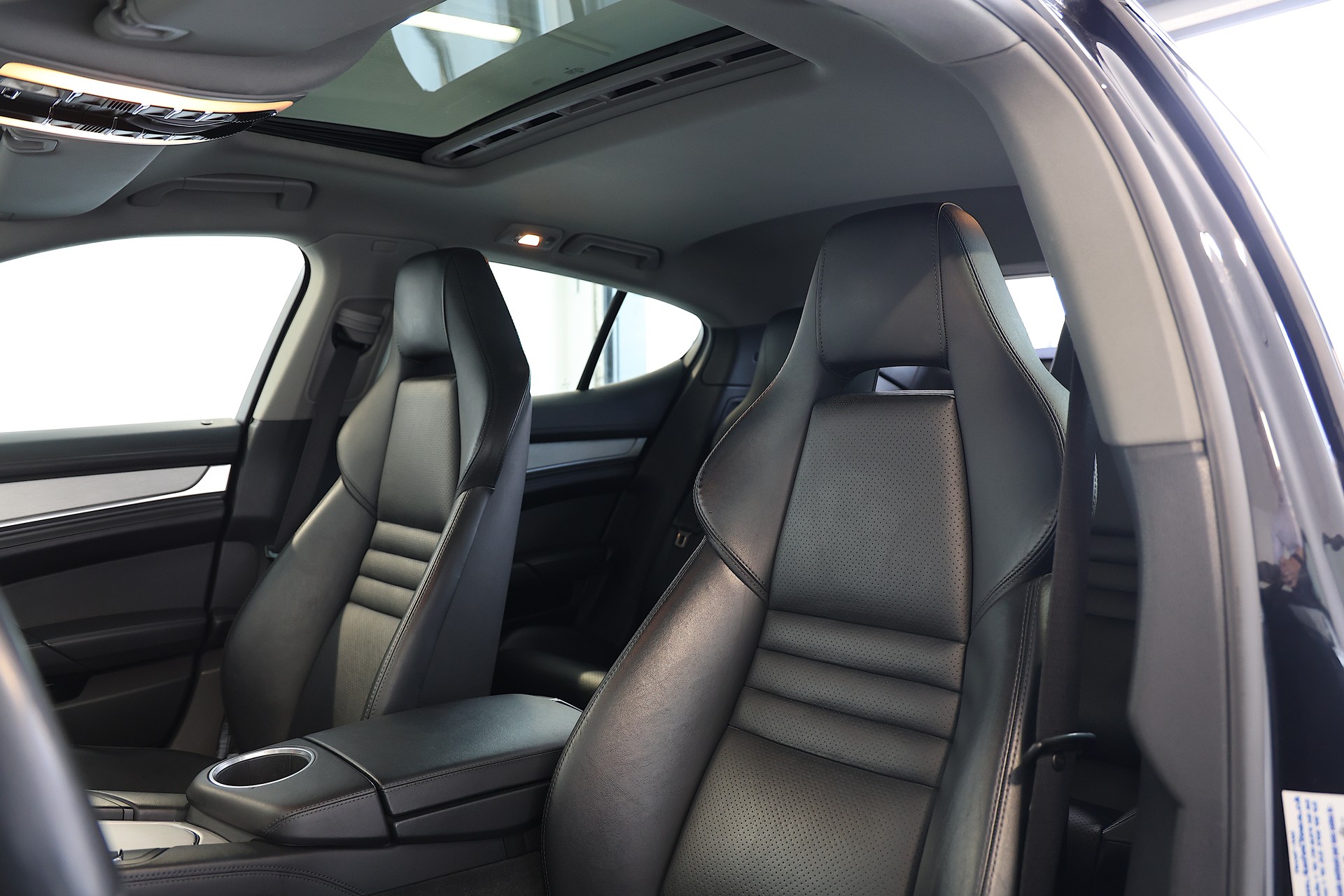 PORSCHE Panamera S 4.8 PDK *CH-Fahrzeug* *MFK* *Servicegepflegt*-image-6