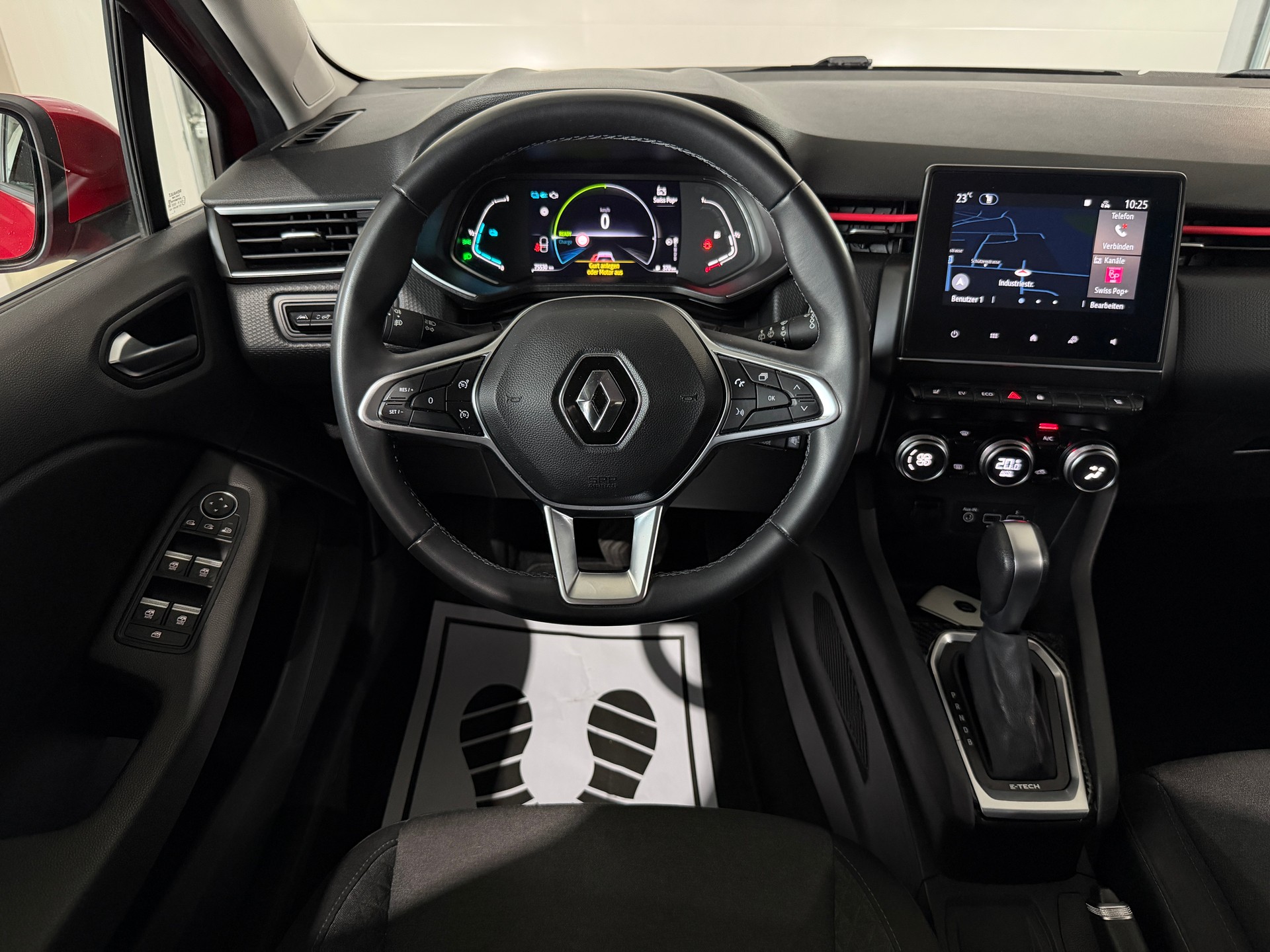 RENAULT Clio 1.6 E-Tech Business (CH)-image-7