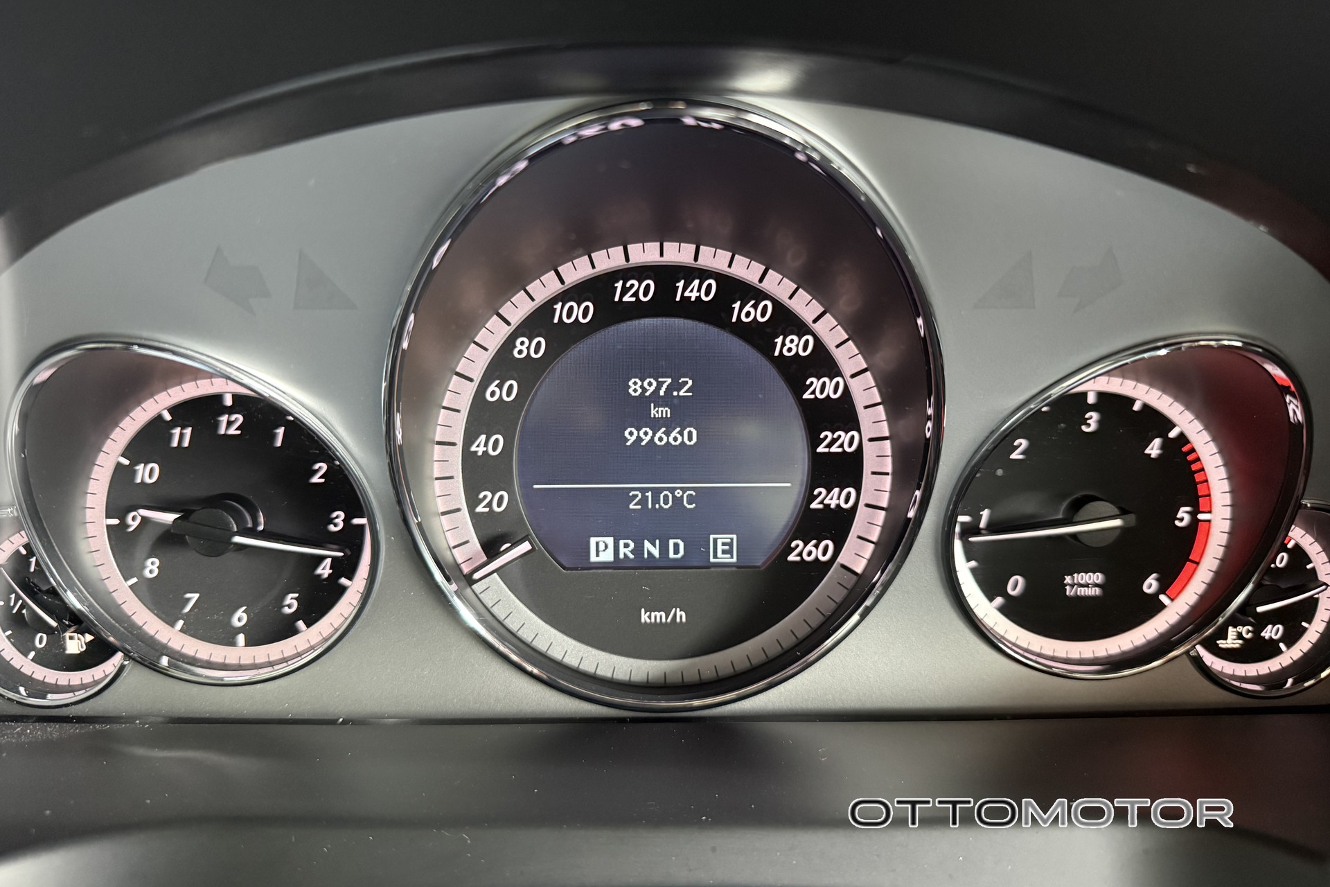 MERCEDES-BENZ E 250 CDI BlueEF - Ein Auto von OTTOMOTOR - Hilft beim Kauf und Verkauf Ihres Fahrzeugs-image-6