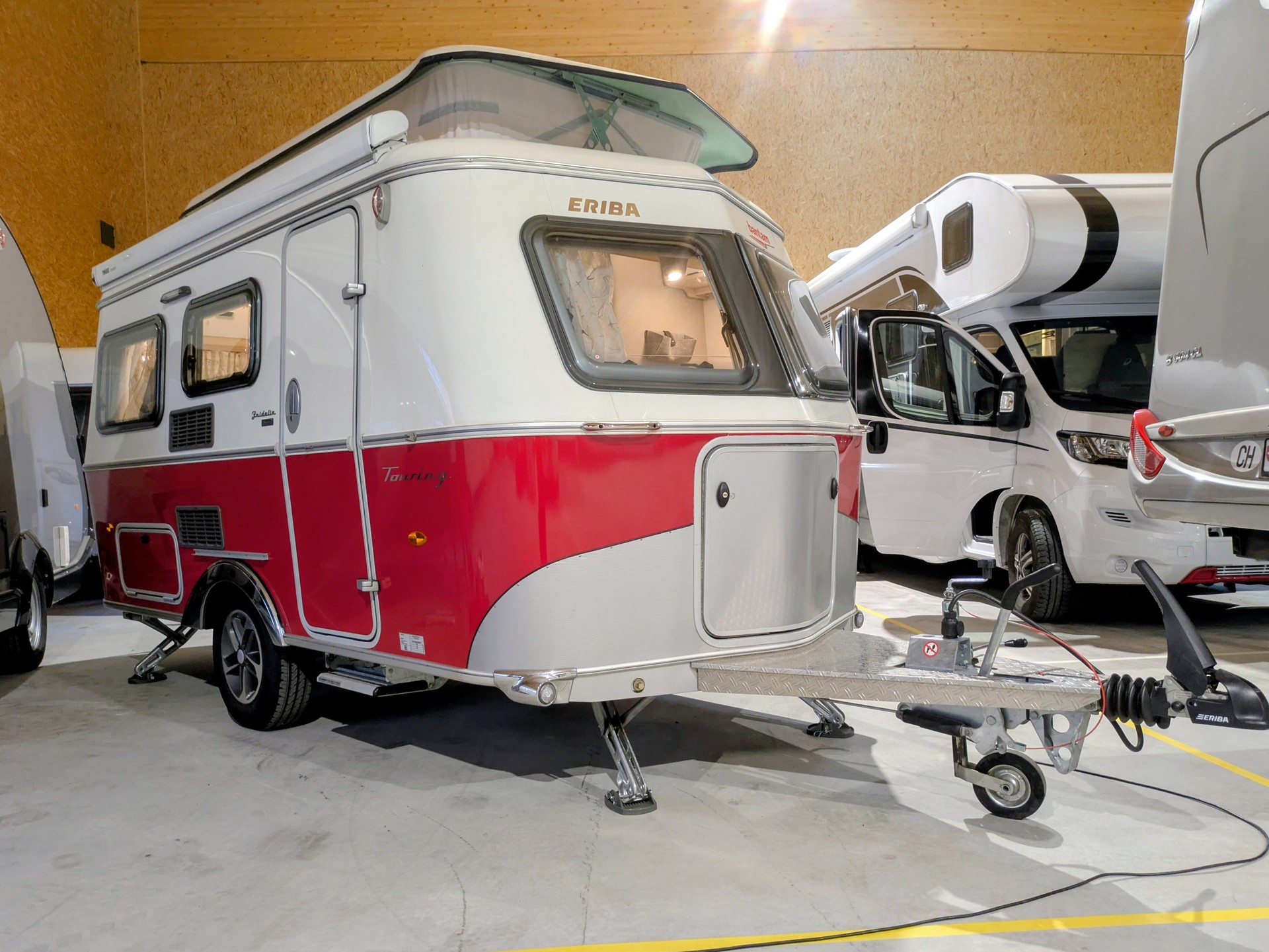 ERIBA 430 Touring Tango Red Edition-showroom-element-2