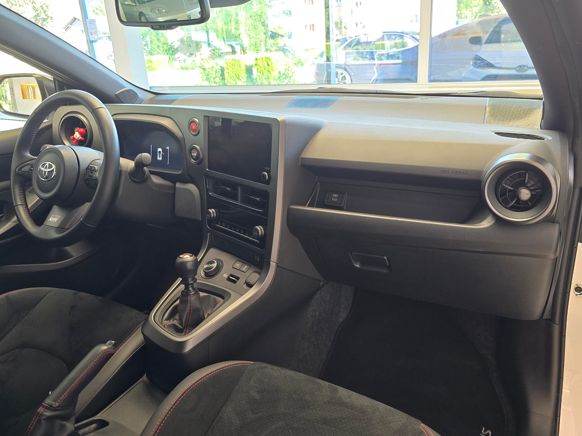 TOYOTA Yaris 1.6 GR Sport-image-13
