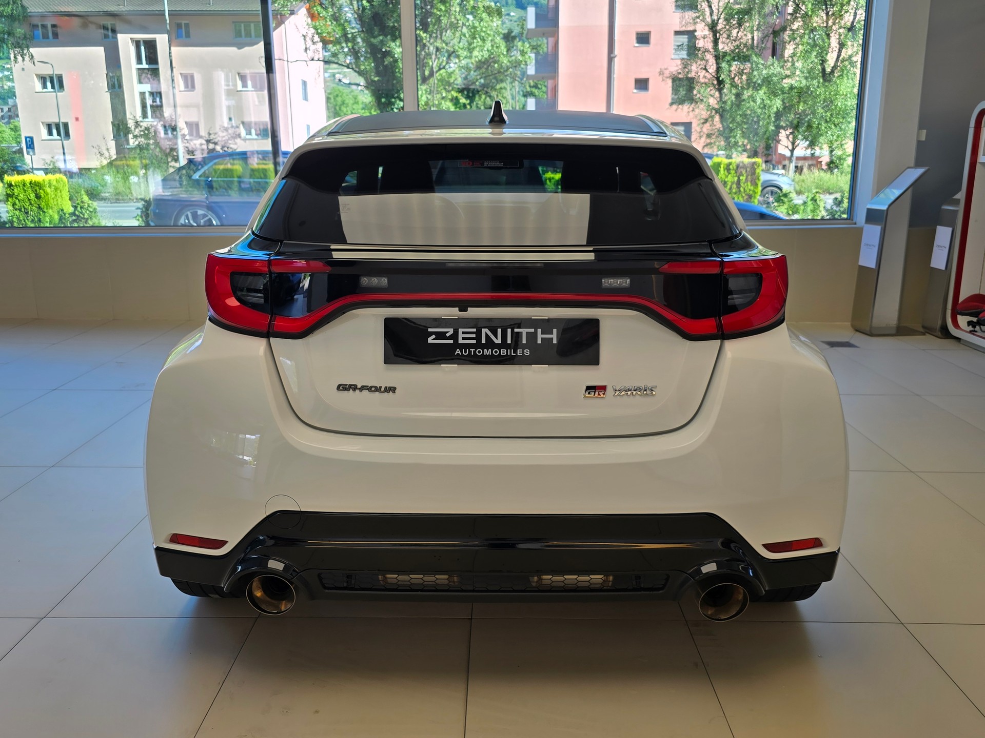 TOYOTA Yaris 1.6 GR Sport-image-5