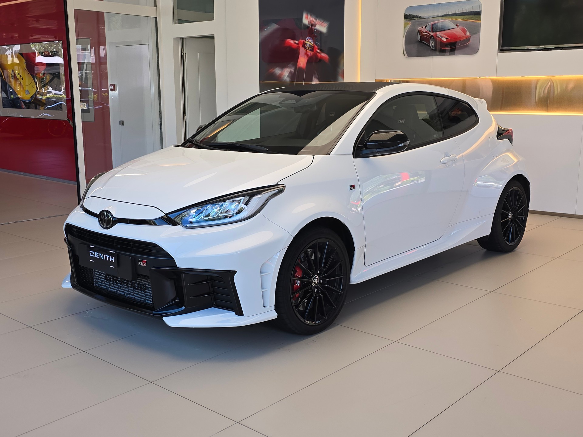 TOYOTA Yaris 1.6 GR Sport