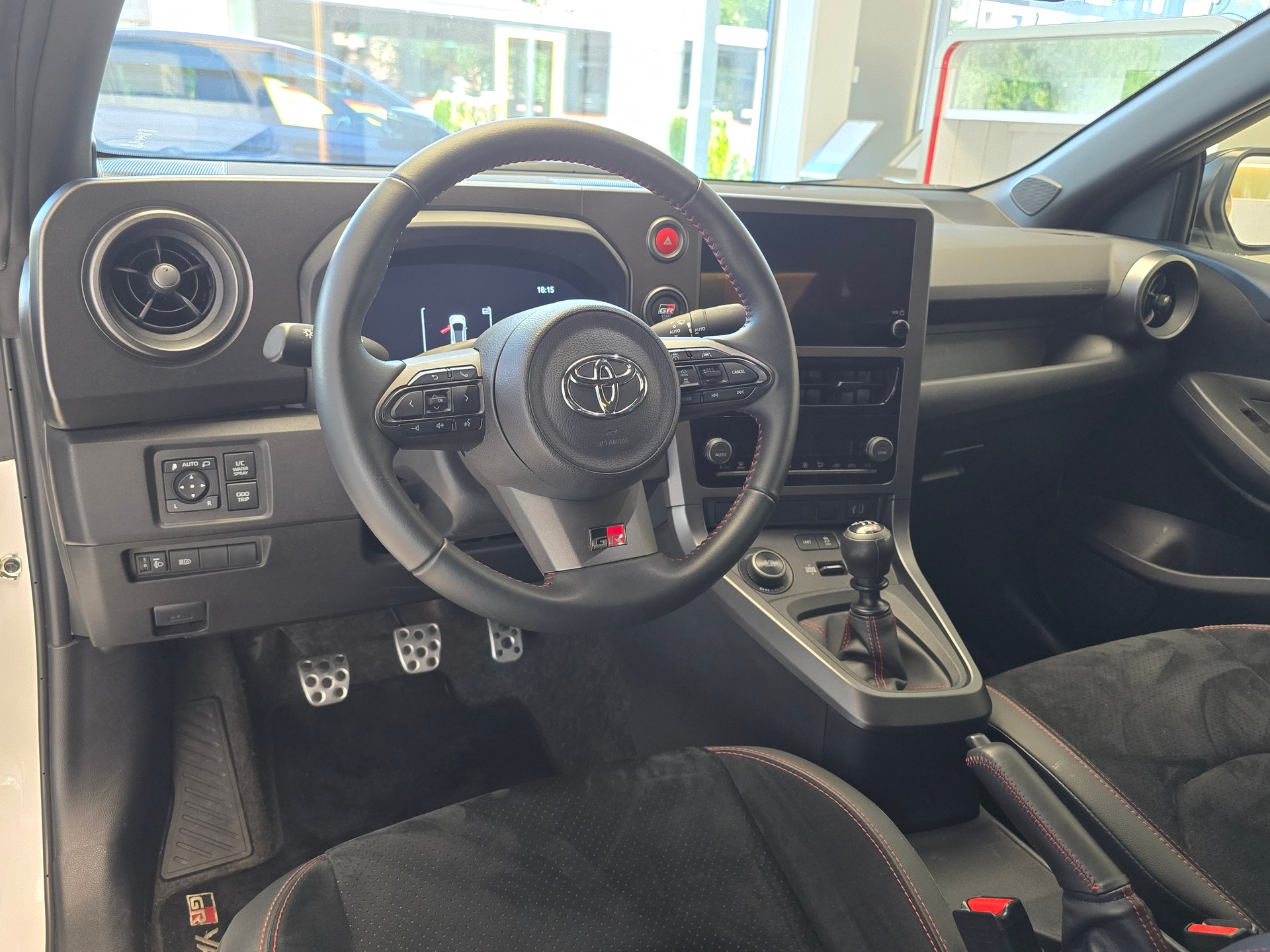 TOYOTA Yaris 1.6 GR Sport-image-8