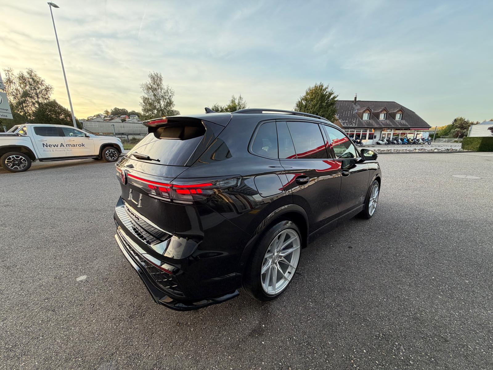 VW Tiguan 2.0 TSI DSG R-Line Plus 4Motion-image-5