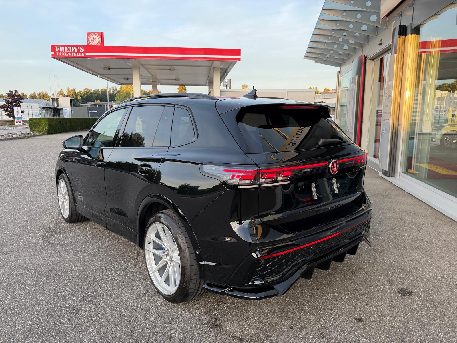 VW Tiguan 2.0 TSI DSG R-Line Plus 4Motion-showroom-element-2