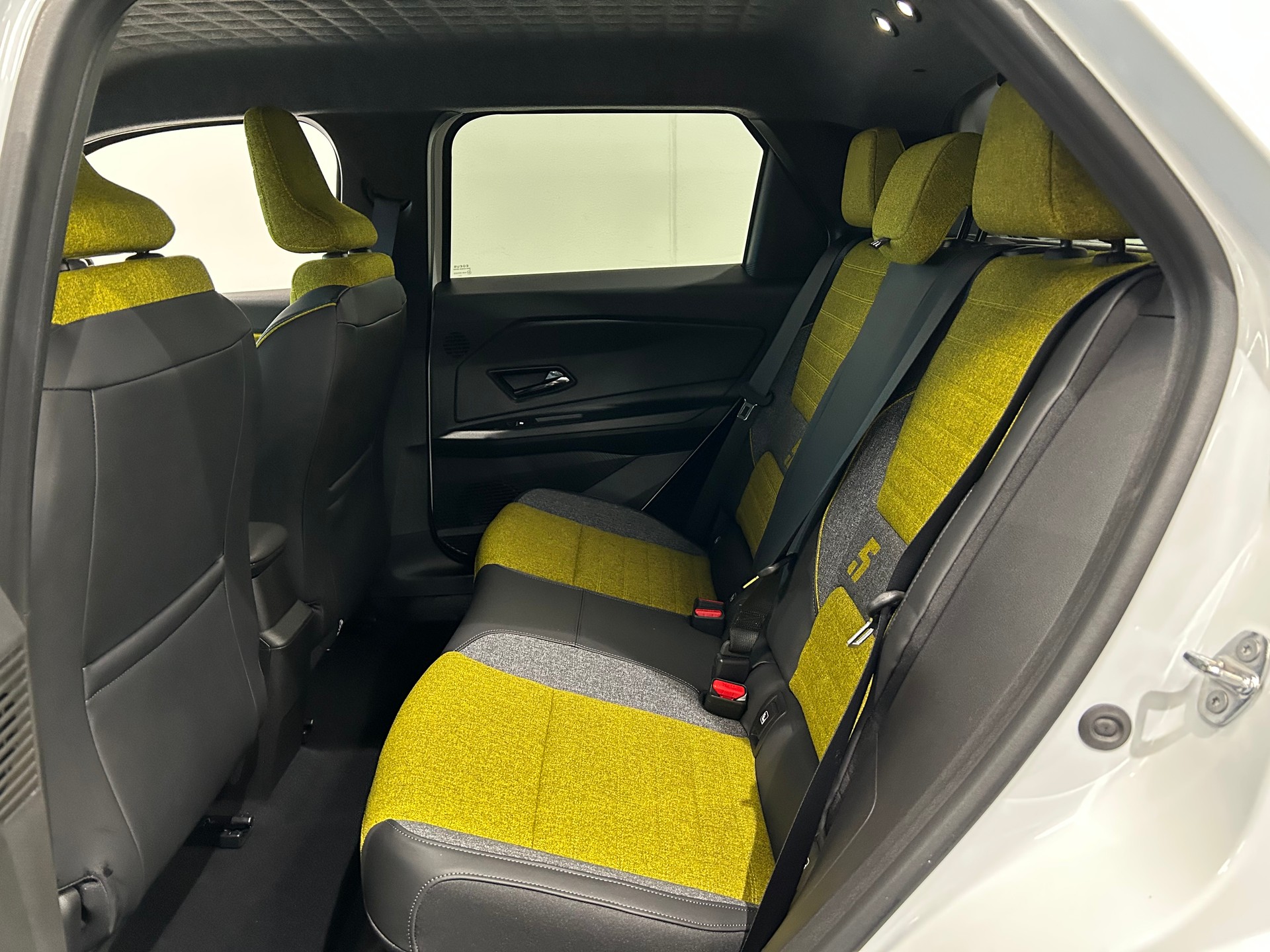 RENAULT R5 E-Tech Comfort Range 52 kWh Iconic Five-image-14
