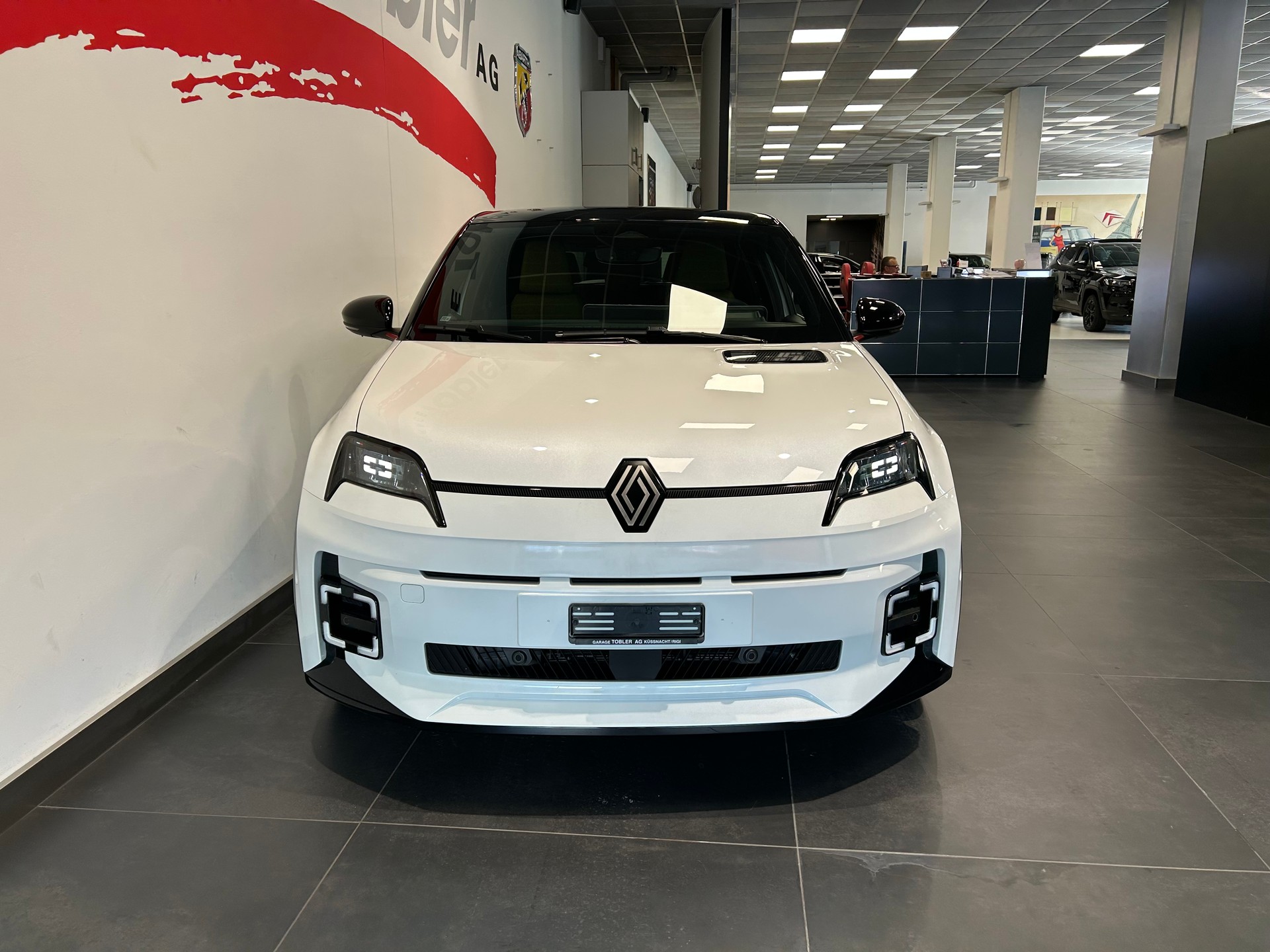 RENAULT R5 E-Tech Comfort Range 52 kWh Iconic Five-showroom-element-3