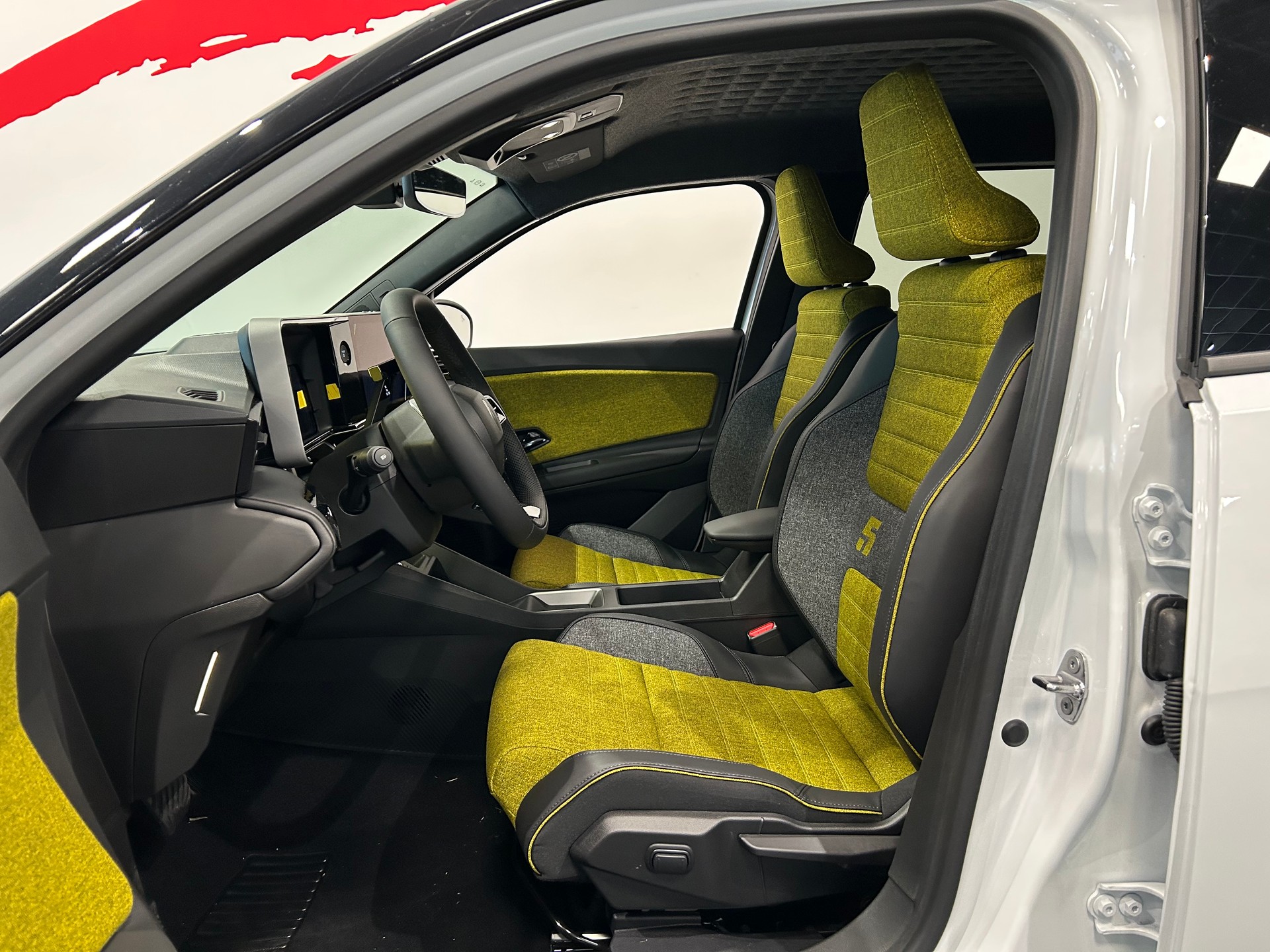 RENAULT R5 E-Tech Comfort Range 52 kWh Iconic Five-image-7