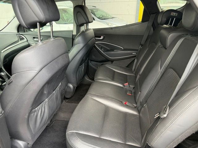 HYUNDAI Santa Fe 2.2 CRDI Premium 4WD Automatic-image-9