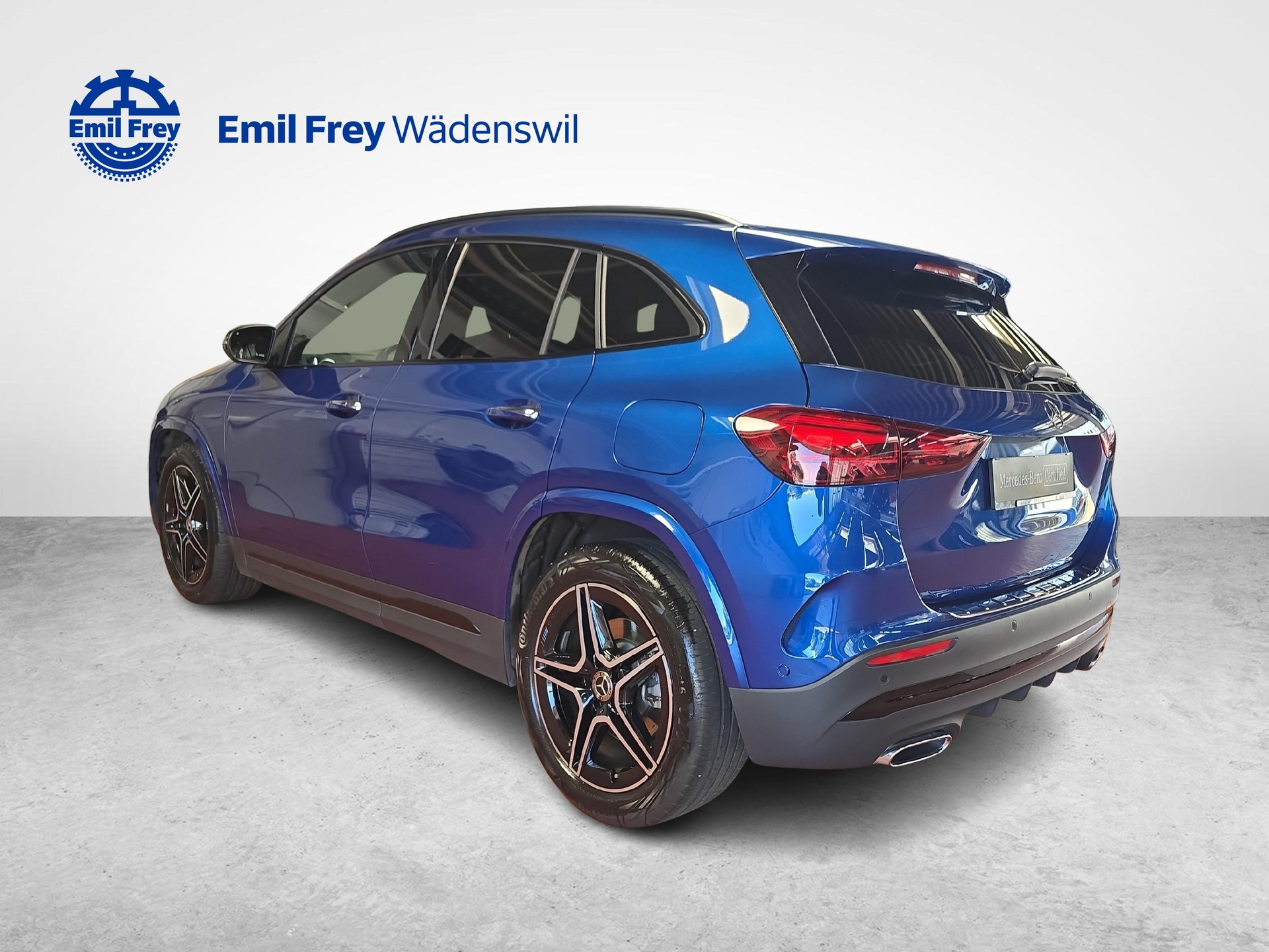MERCEDES-BENZ GLA 250 4MATIC AMG Line-showroom-element-2