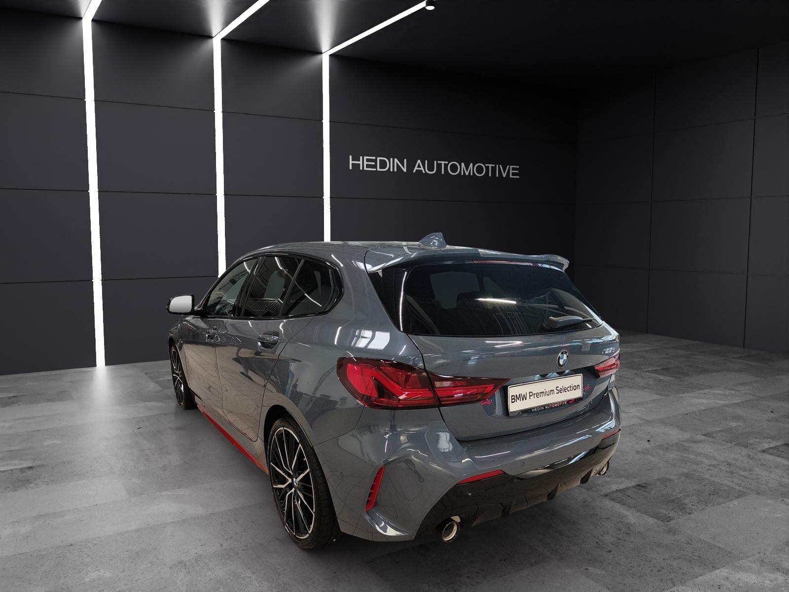BMW 128ti-showroom-element-3