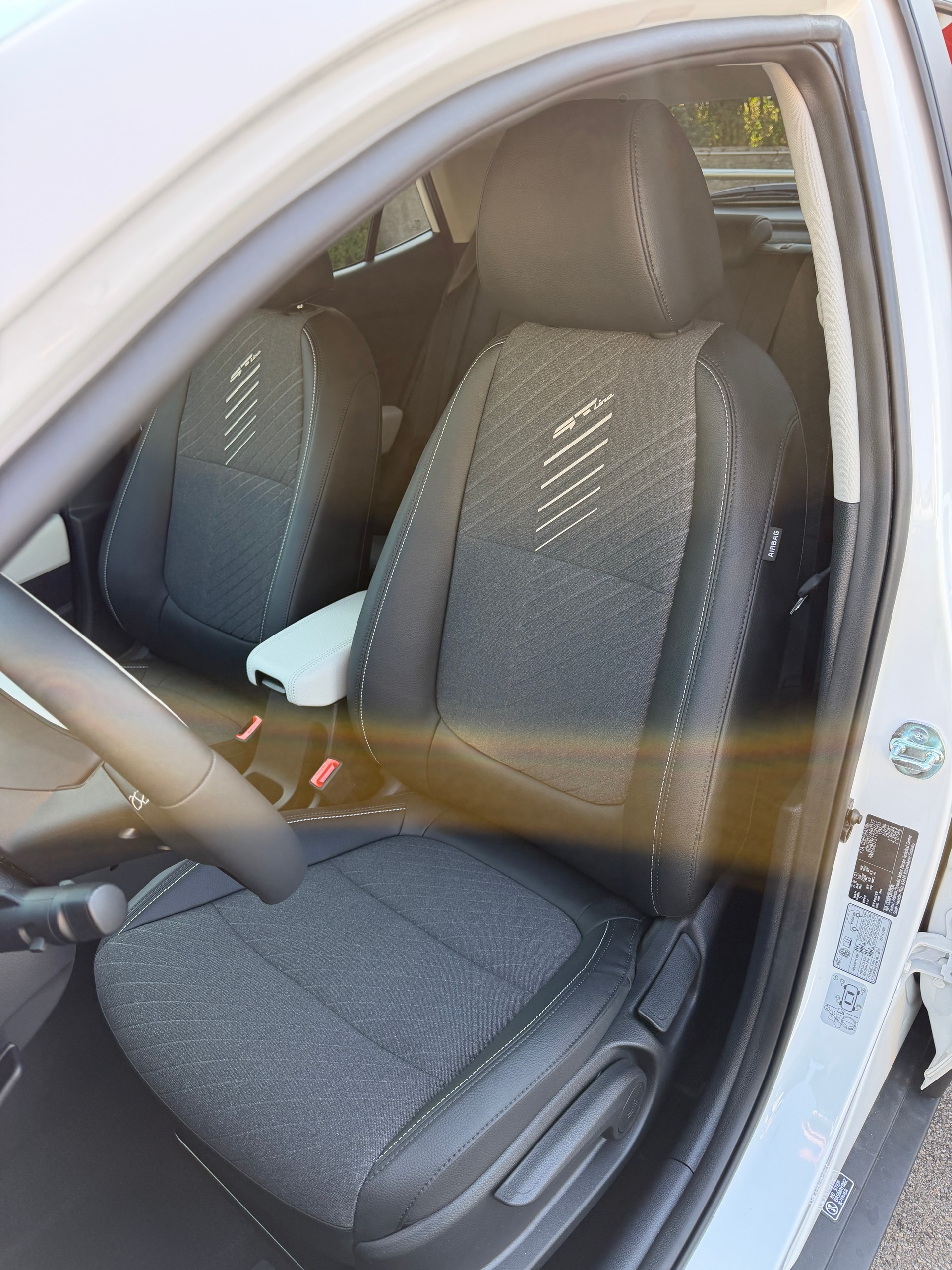 KIA Stonic 1.0 T-GD MHEV GT-Line DCT-image-9