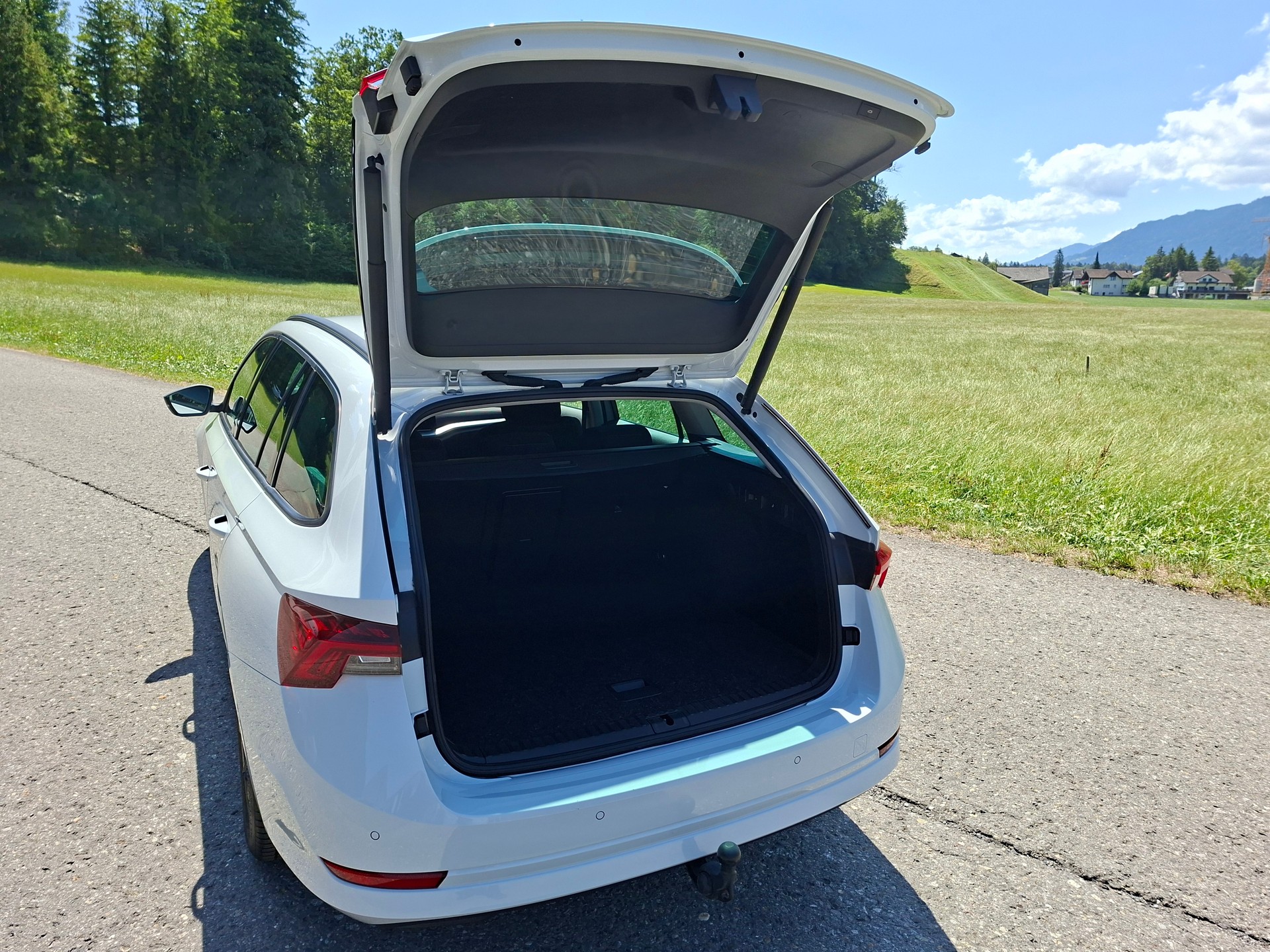 SKODA Octavia Combi 2.0 TDI DSG Ambition 4x4 *Anhängerkupplung 2t*-image-6