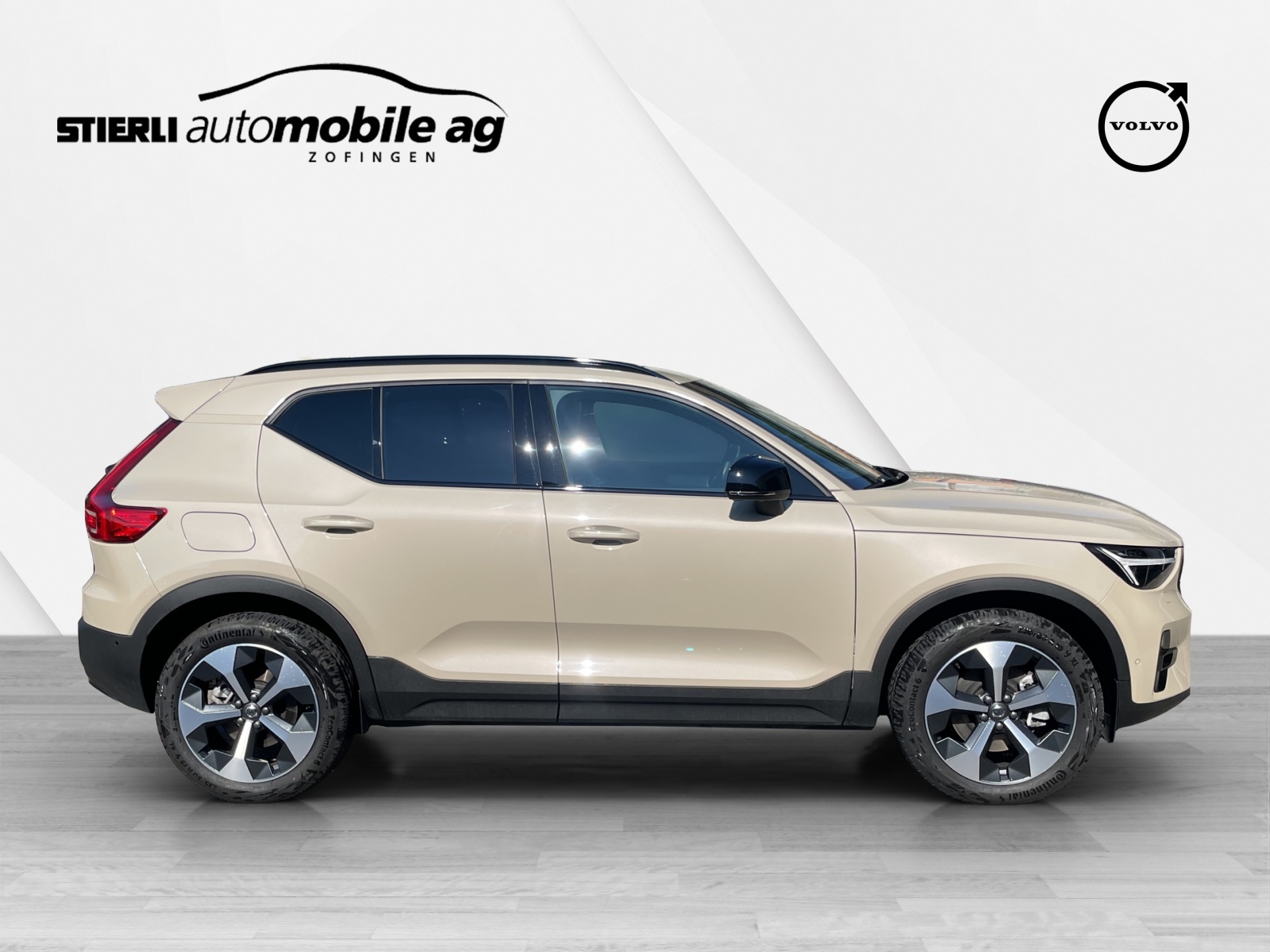 VOLVO XC40 2.0 B4 MH Ultra Dark-showroom-element-3