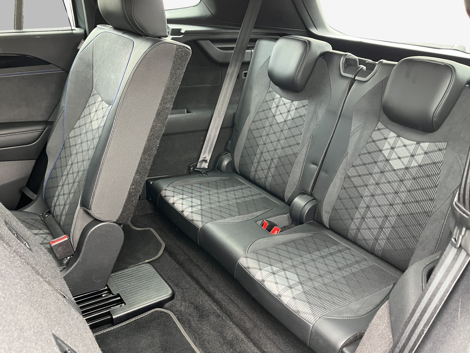 VW Tayron 2.0 TSI R-Line DSG 4Motion-image-14
