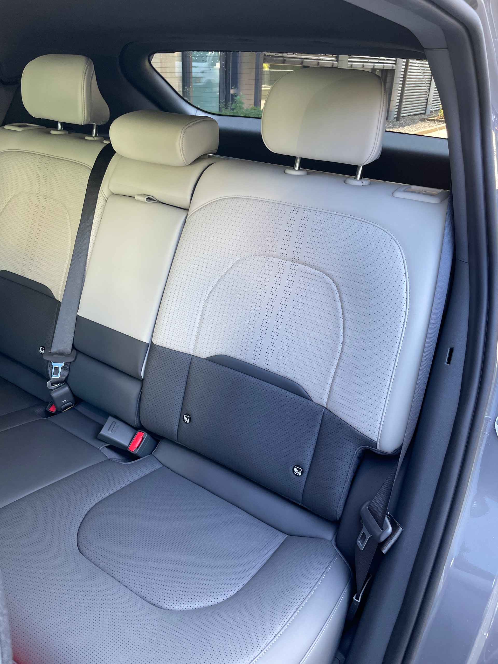 KIA KIA EV3 81,4 kWh GT-Line mit GT-Line Pack, Panoramadach, V2L, AHK (MODELL 26)-image-12