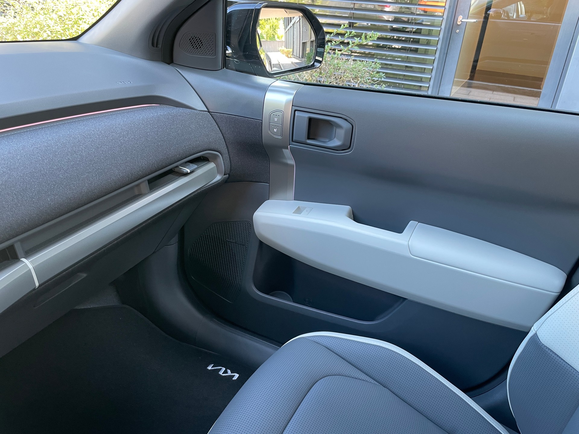 KIA KIA EV3 81,4 kWh GT-Line mit GT-Line Pack, Panoramadach, V2L, AHK (MODELL 26)-image-24