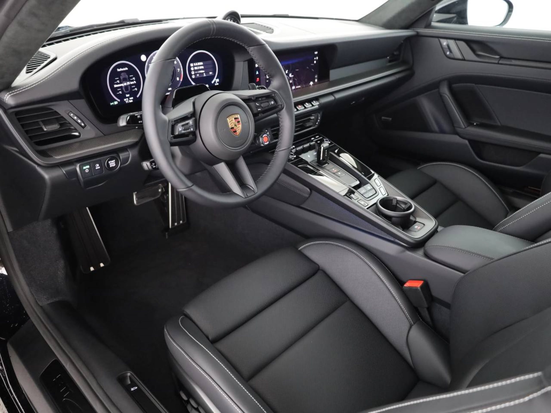 PORSCHE 911 Carrera 4 GTS-showroom-element-3