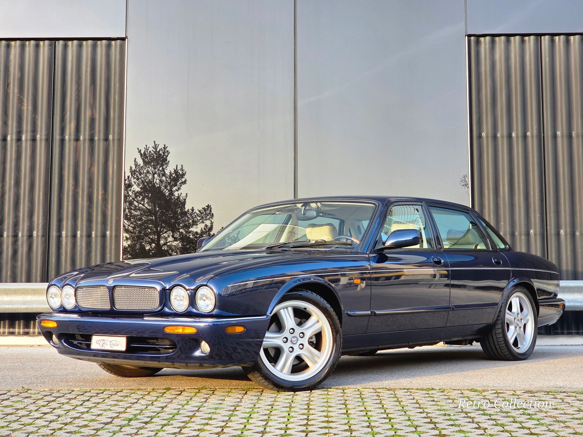 JAGUAR XJR 4.0 V8 S/C - voiture CH - bon état - superbe combinaison couleurs - expertisée 03.2026.