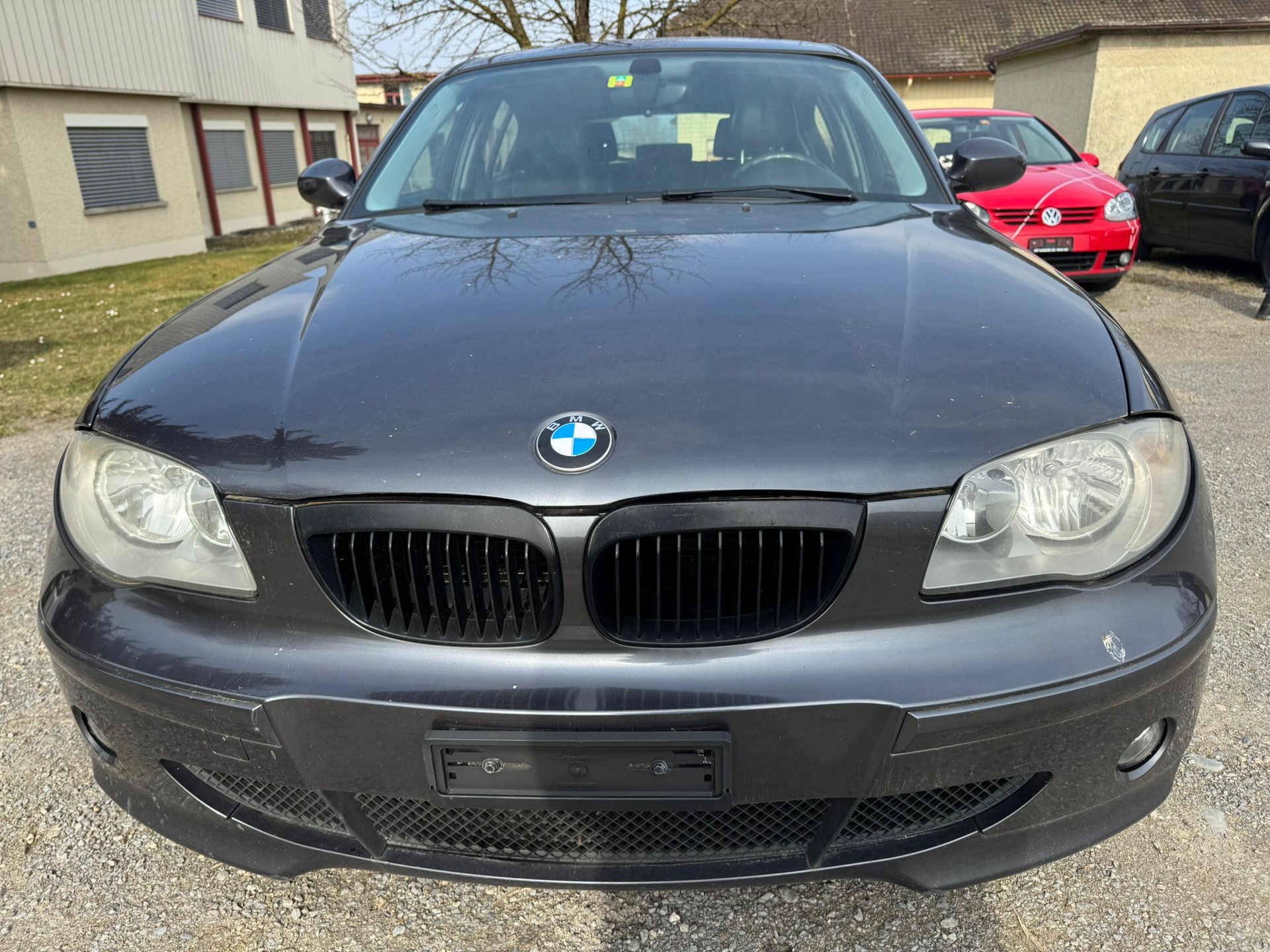 BMW 118i-image-1