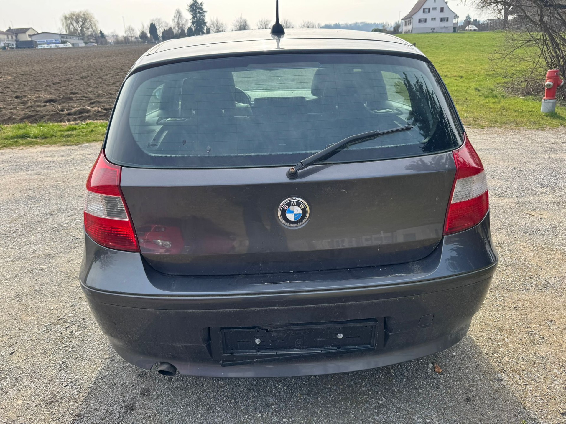 BMW 118i-image-6