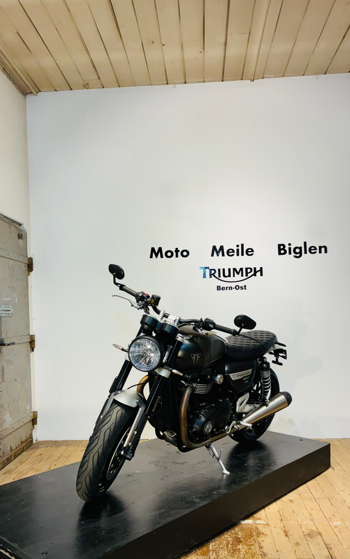 TRIUMPH Speed Twin 1200-showroom-element-1